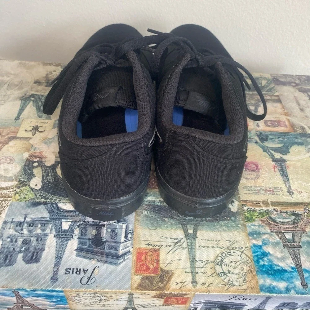 Nike Canvas Skateboarding Shoes All Black Sneakers Athletic Comfort Casual‎